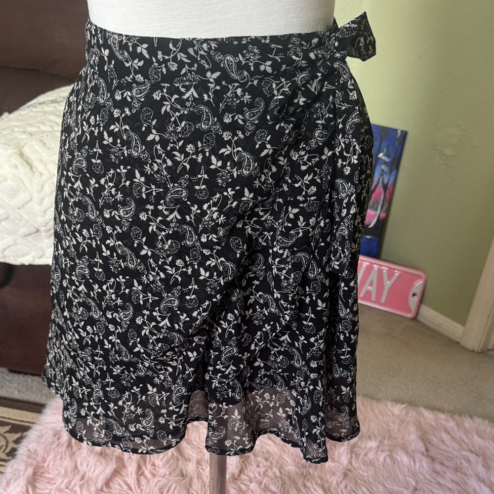 HOLISTER Floral Black chiffon Wrap Skirt